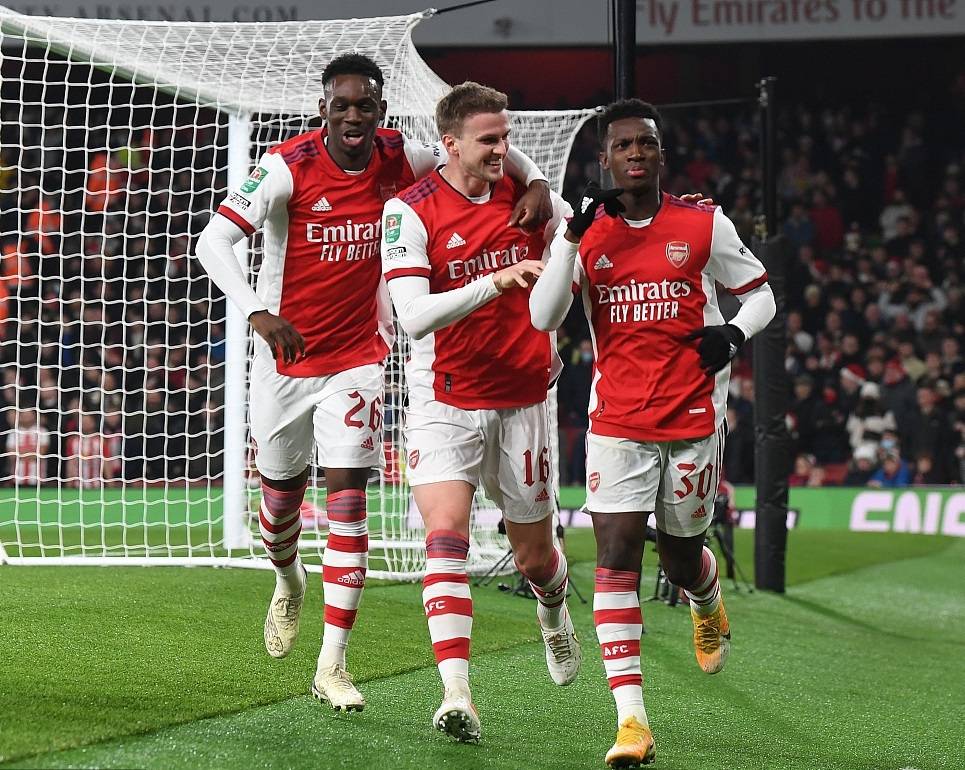 包含转折点曼城门线救险，国王杯国际比赛日攻防权衡，管理层满意，数据趋势出现新变化的词条