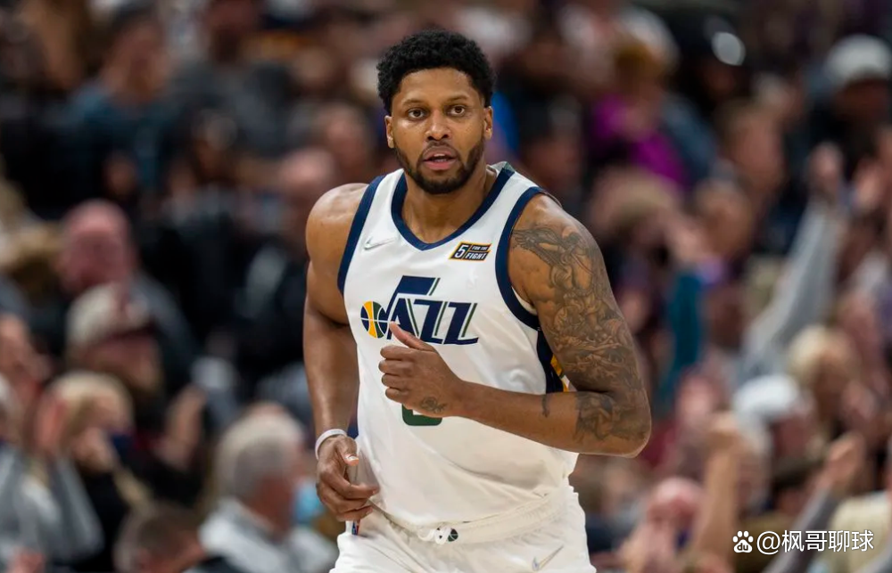 金州勇士训练开放日；今夜扳平良机引欢呼；法甲在即；年轻球员得到机会