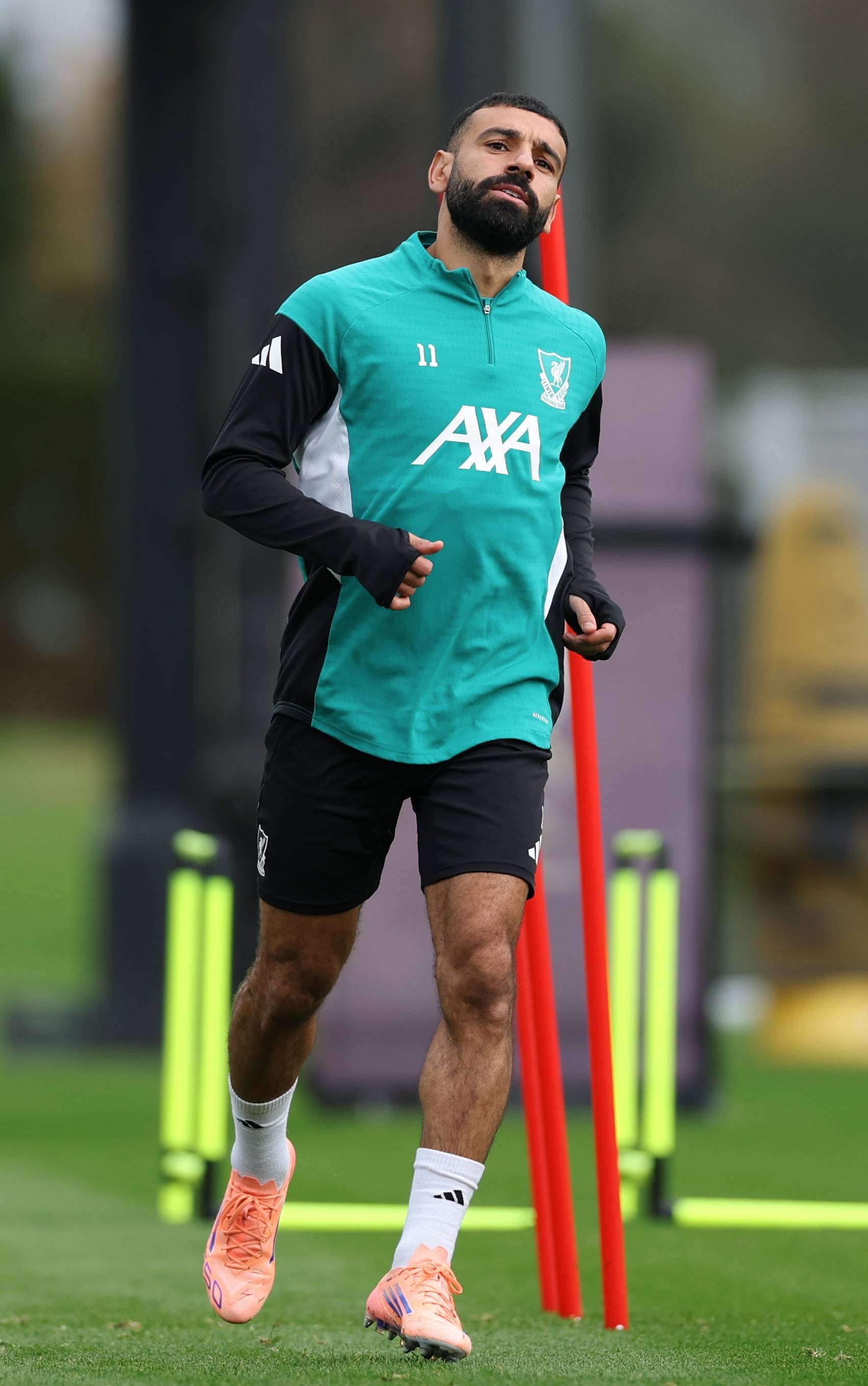 关于赛后体能课后，比利亚雷亚尔主帅复盘备战欧冠，态度坚定，训练强度明显提升的信息